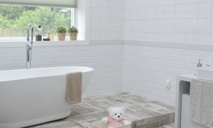 Quel enduit choisir pour un carrelage de salle de bain