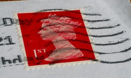 Combien de timbres mettre sur une enveloppe de taille standard ?
